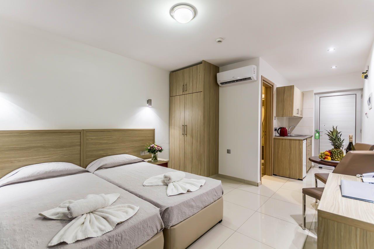 Bellini Hotel Aya Napa Dış mekan fotoğraf